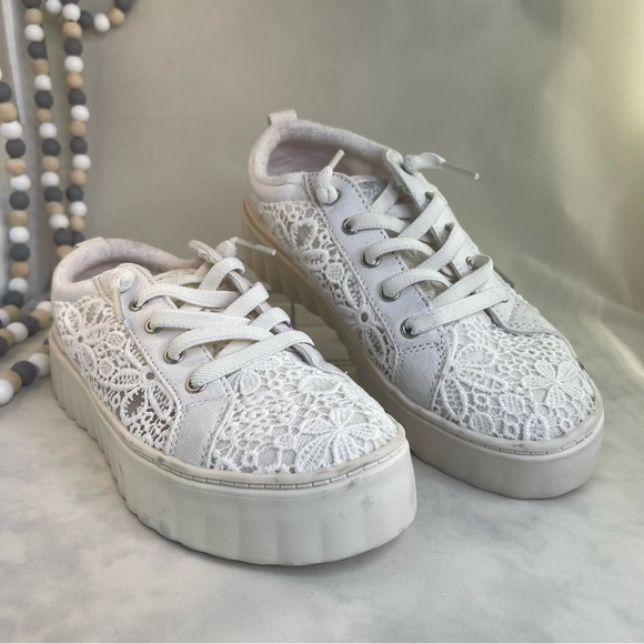 Roxy Sheilahh White floral Lace Low-Top Sneakers size 6.5 - Picture 10 of 10